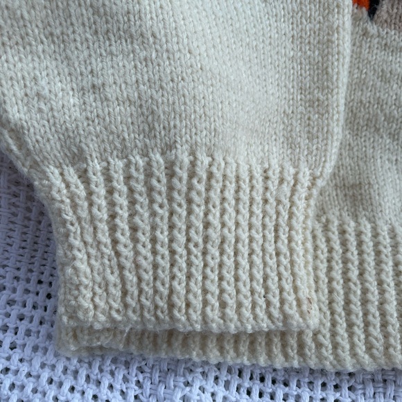 Retro Knit Fred Flinstone sweater. - Picture 4 of 4